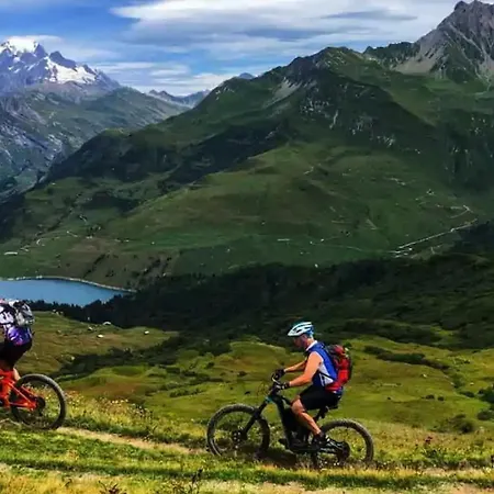 Appartement Chamois Blanc Terrasse - A Haven Near Aiguille Du Midi Chamonix